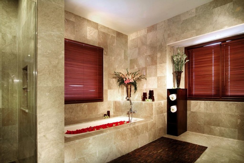 Master Bathroom Wall Decorating Ideas