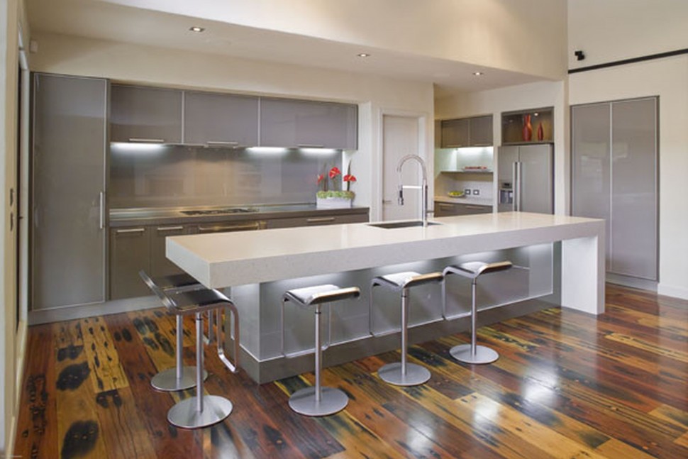 Discover the benefits of stainless steel countertops for your kitchen. Today we look at stainless steel kitchen countertops.