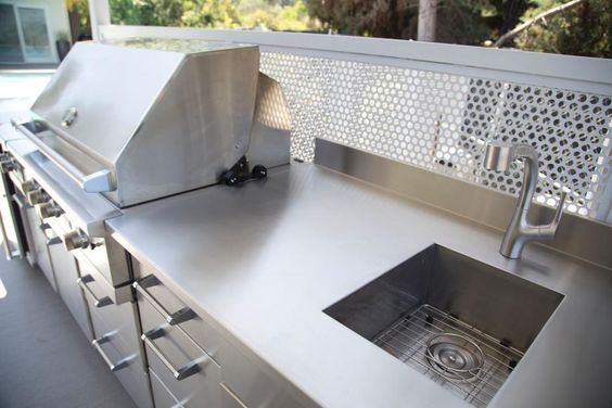 sleek-outdoor-stainless-steel-kitchen-countertops